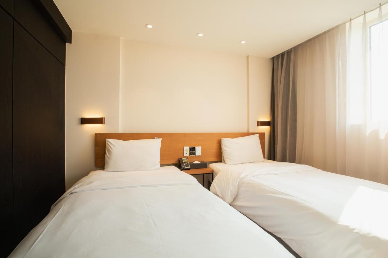 גנגנאונג Winners Hotel מראה חיצוני תמונה