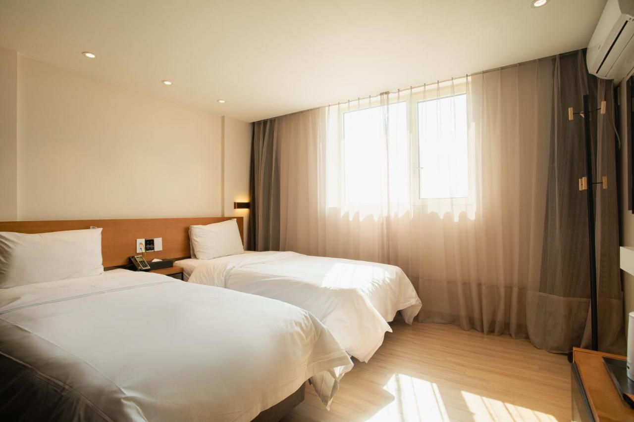 גנגנאונג Winners Hotel מראה חיצוני תמונה