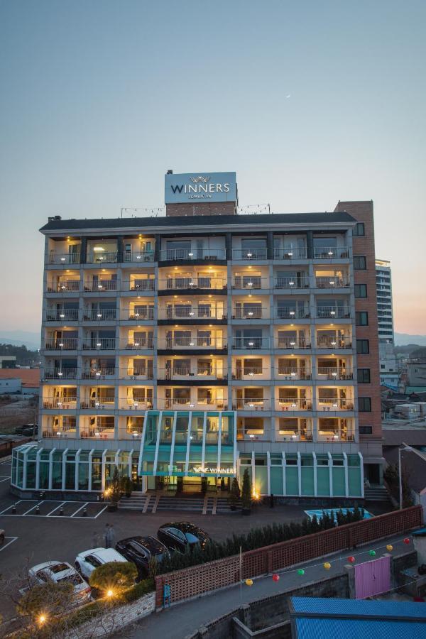 גנגנאונג Winners Hotel מראה חיצוני תמונה
