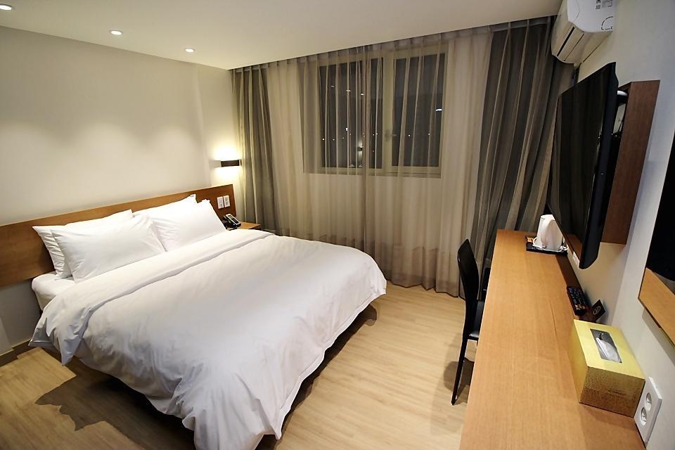 גנגנאונג Winners Hotel מראה חיצוני תמונה