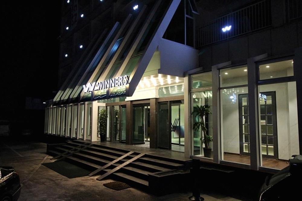 גנגנאונג Winners Hotel מראה חיצוני תמונה