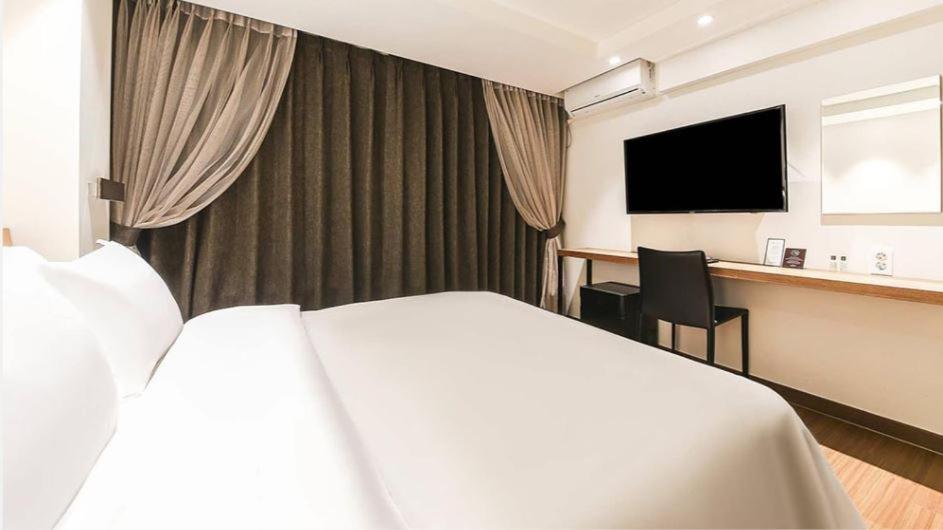 גנגנאונג Winners Hotel מראה חיצוני תמונה
